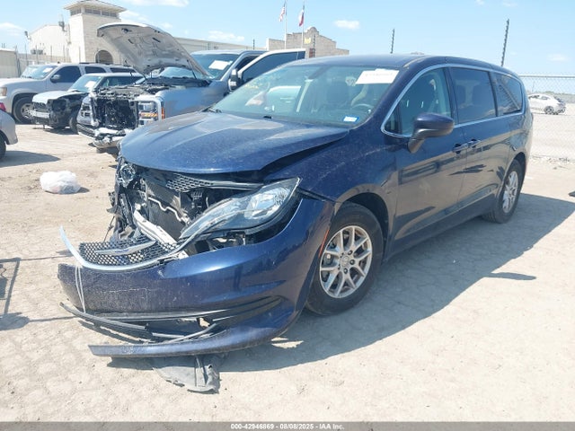 Chrysler Voyager 2020 2C4RC1CG0LR243394 Image 2