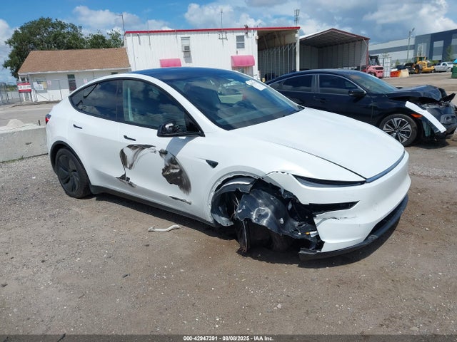 2026 TESLA MODEL Y 7SAYGDEE1TA390199 Photo 0