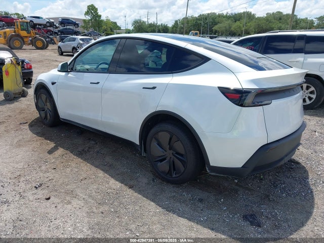 2026 TESLA MODEL Y 7SAYGDEE1TA390199 Photo 2
