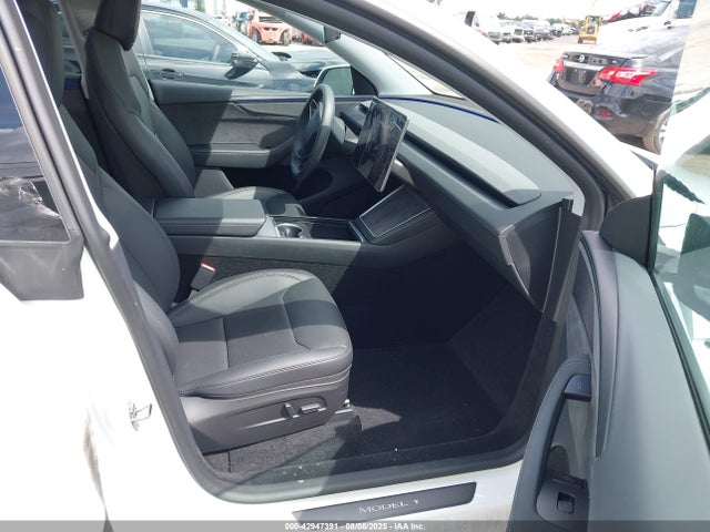 2026 TESLA MODEL Y 7SAYGDEE1TA390199 Photo 4