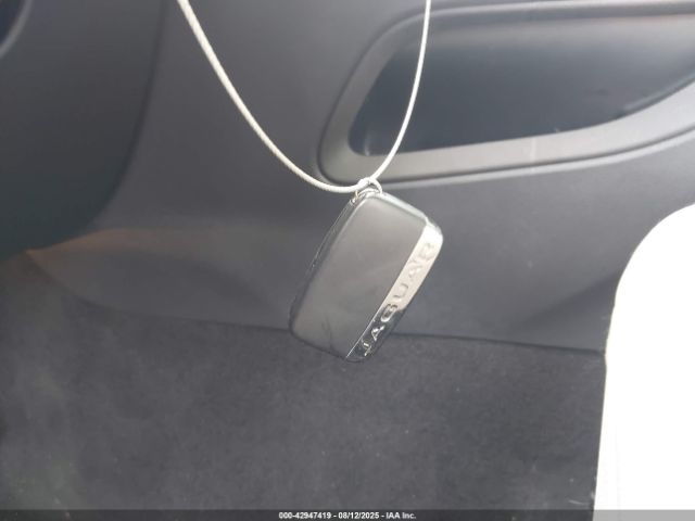 2017 JAGUAR F-PACE SADCK2BV2HA880415 Photo 10