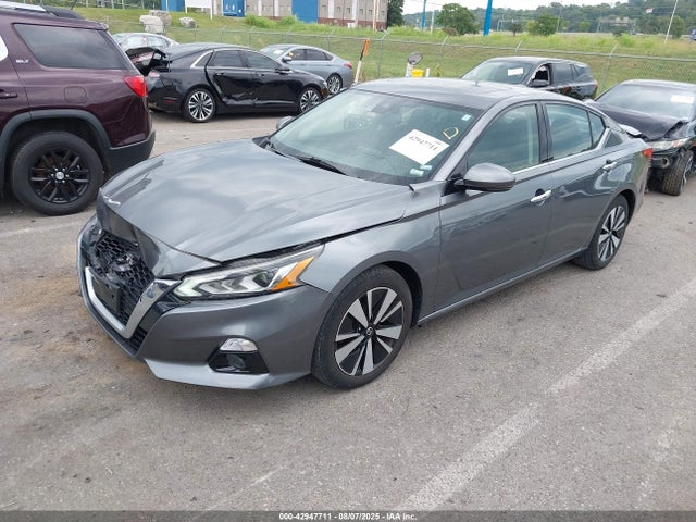 Nissan 2020 2020 1N4BL4EV8LC158302 Image 2