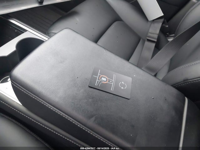 7SAYGDEE9NA006821 Tesla Model Y