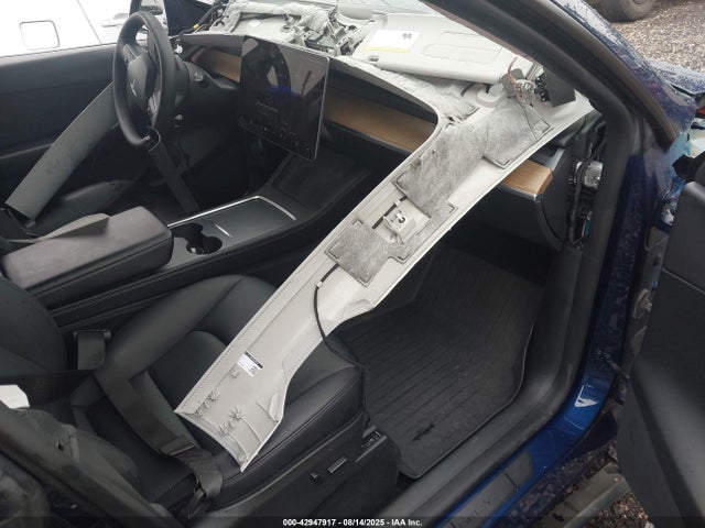 7SAYGDEE9NA006821 Tesla Model Y