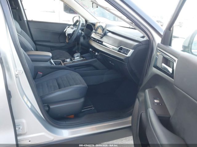 2023 MITSUBISHI OUTLANDER JA4J3UA80PZ050565 Photo 4