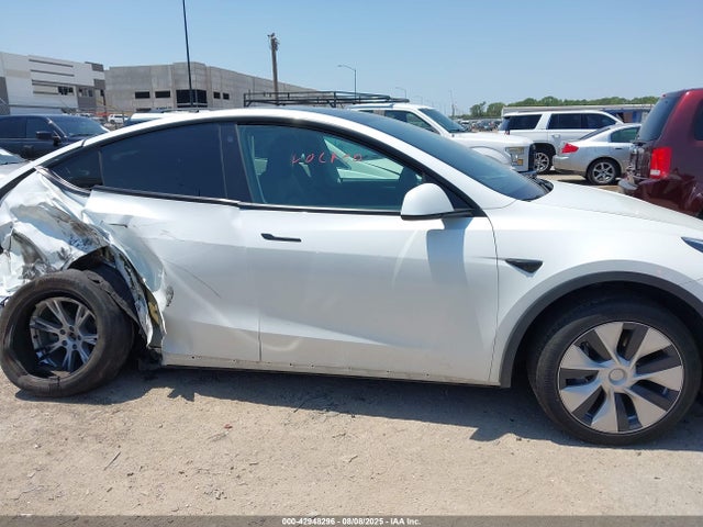 Tesla Model Y 2023 7SAYGAEE0PF685043 Image 12