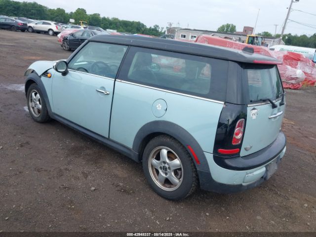 2011 MINI COOPER CLUBMAN WMWZF3C50BT187818 Photo 2