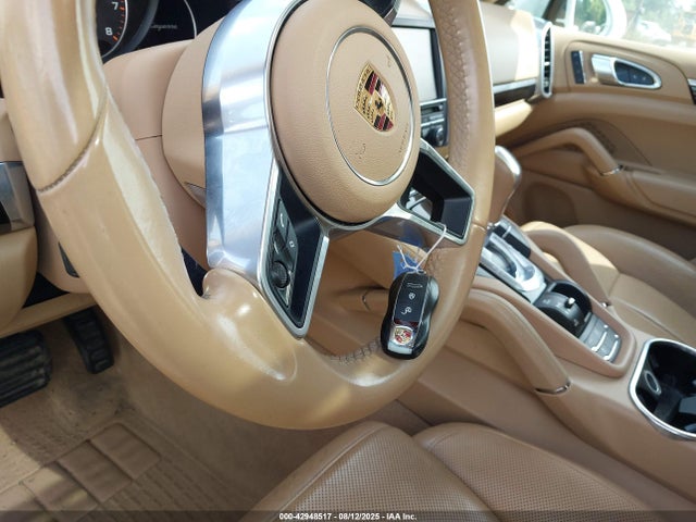 2016 PORSCHE CAYENNE WP1AA2A22GKA14976 Photo 10