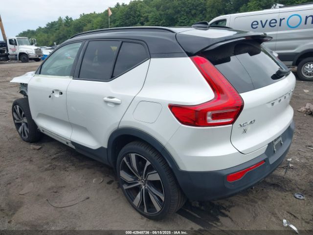 2021 VOLVO XC40 RECHARGE PURE ELECTRIC YV4ED3UR5M2601013 Photo 2