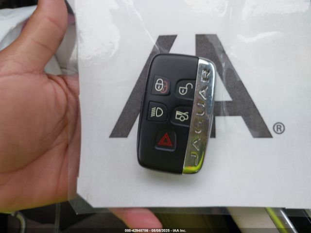 2016 JAGUAR XF SAJBK4BV9GCY16136 Photo 10