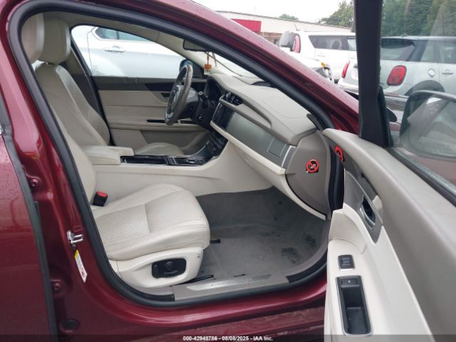 2016 JAGUAR XF SAJBK4BV9GCY16136 Photo 4