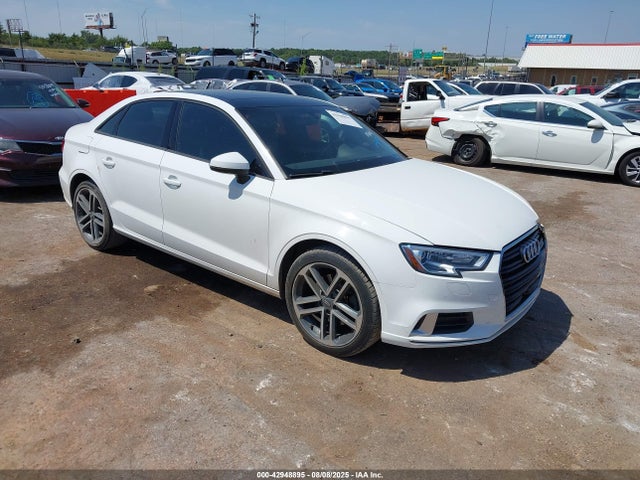 2017 AUDI A3 WAUAUGFF4H1080757 Photo 0