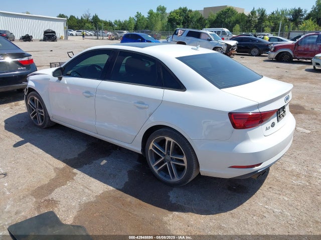 2017 AUDI A3 WAUAUGFF4H1080757 Photo 2