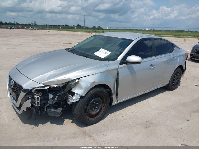 Nissan 2020 2020 1N4BL4BV1LC211622 Image 2