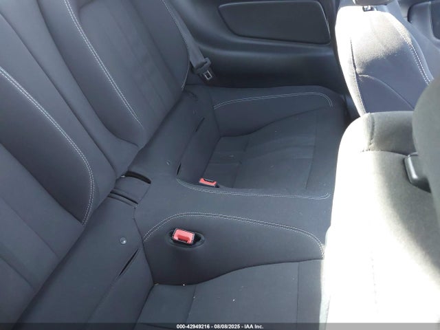 Ford 2.3l 4v premium fuel 2018 1FA6P8TH2J5185457 Image 8