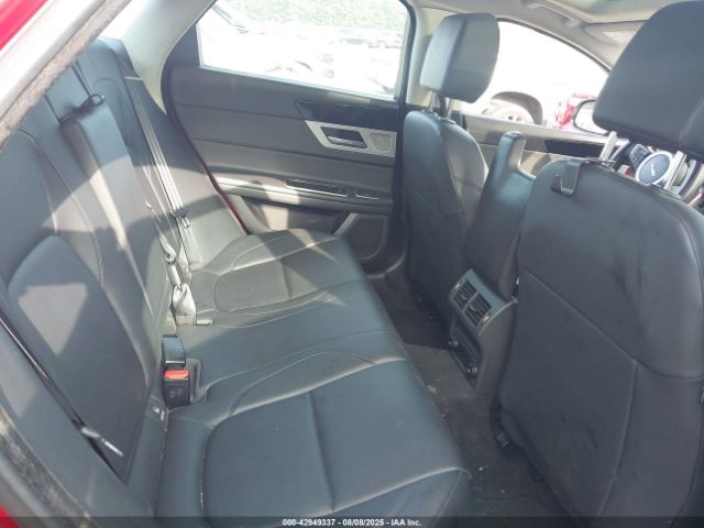 2017 JAGUAR XF SAJBD4BN8HCY46403 Photo 7