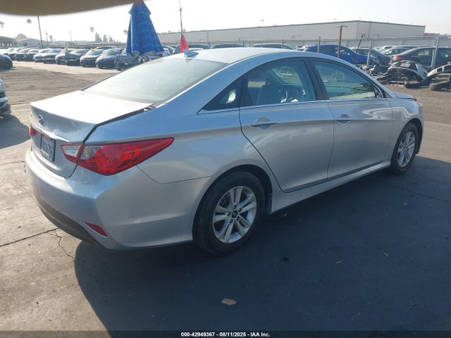 Hyundai gamma 2014 5NPEB4AC9EH814917 Image 4