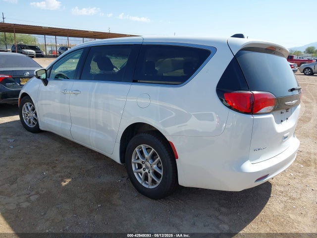 Chrysler 2023 2023 2C4RC1CG7PR531922 Image 3
