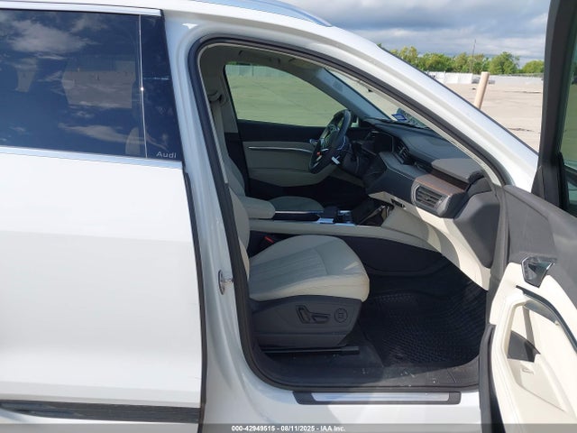 2024 AUDI Q8 E-TRON WA15AAGE0RB030430 Photo 4