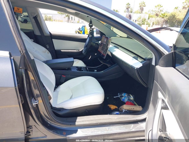 2019 TESLA MODEL 3 5YJ3E1EAXKF536996 Photo 4