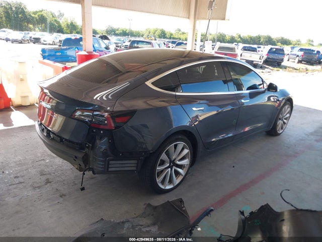 2018 TESLA MODEL 3 5YJ3E1EA5JF109403 Photo 3