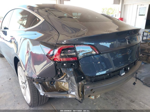 2018 TESLA MODEL 3 5YJ3E1EA5JF109403 Photo 5