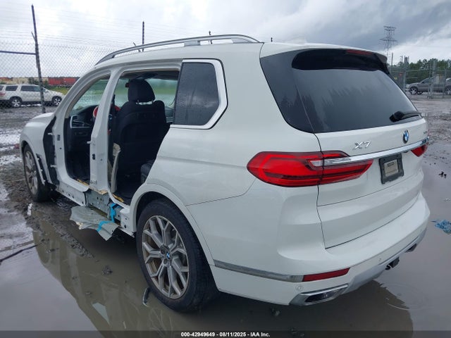 BMW X7 2020 5UXCW2C08L9B60177 Image 3