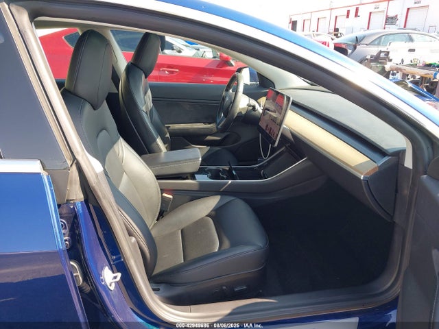 2019 TESLA MODEL 3 5YJ3E1EAXKF347202 Photo 4