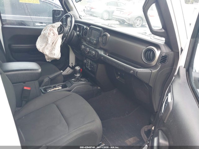 1C4HJXEN0LW128589 Jeep 2020