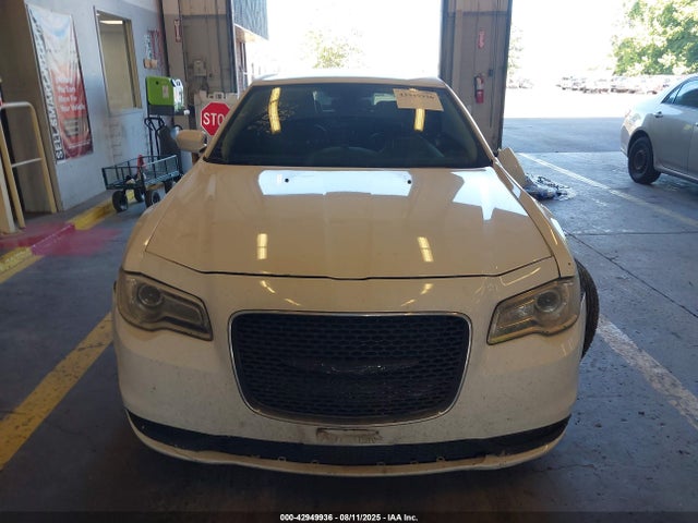 Chrysler 300 2015 2C3CCAAG8FH806926 Image 12