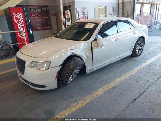 Chrysler 300 2015 2C3CCAAG8FH806926 Image 2