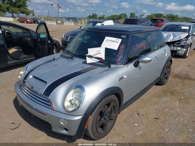 2006 MINI COOPER S WMWRE33576TG99734 Photo 1