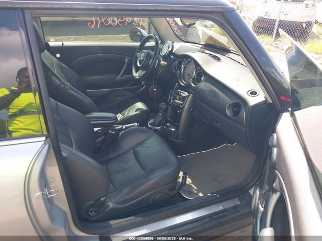 2006 MINI COOPER S WMWRE33576TG99734 Photo 4