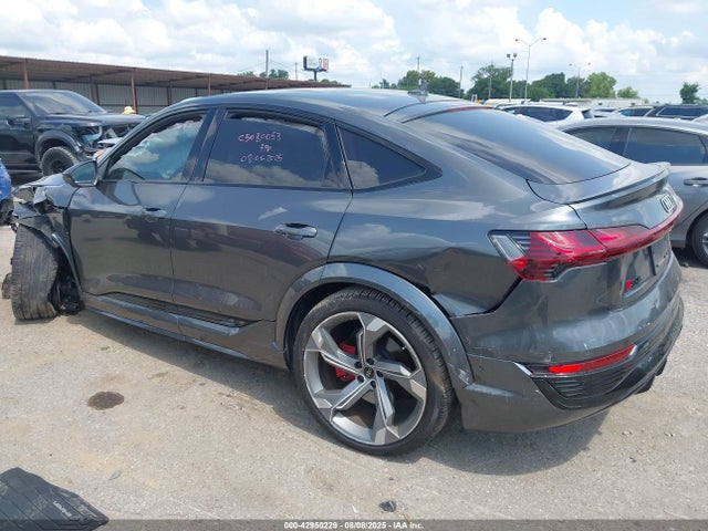 2024 AUDI SQ8 E-TRON WA1DCBGE0RB039611 Photo 2