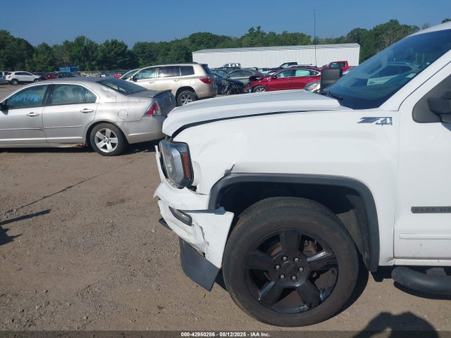GMC l83 -spark ignited direct injection, variable valve timing, afm, e85 max, alum 2018 3GTU2MEC2JG343413 Image 17