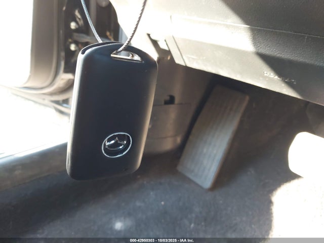 Mazda py 2023 7MMVABCM6PN124154 Image 11
