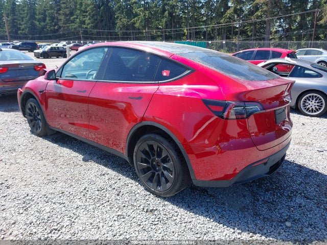 7SAYGDEE4RF060617 Tesla Model Y