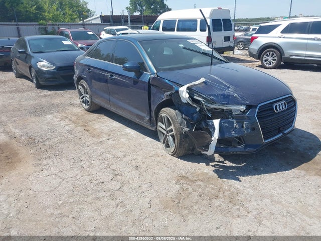 2017 AUDI A3 WAUAUGFF1H1066282 Photo 0