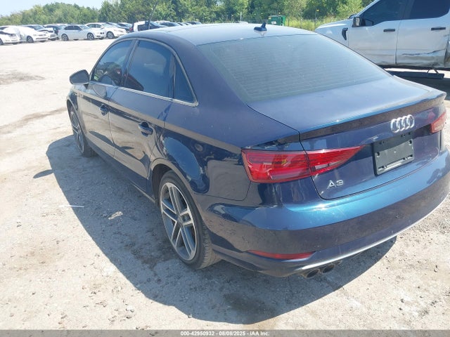2017 AUDI A3 WAUAUGFF1H1066282 Photo 2