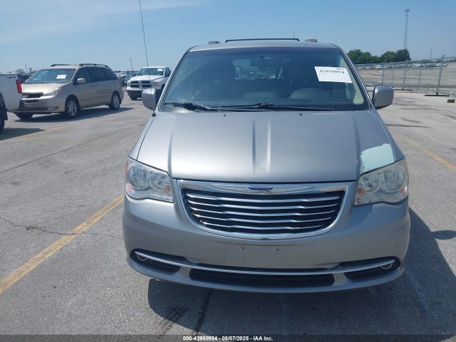 Chrysler Town and Country 2016 2C4RC1BGXGR157243 Image 12