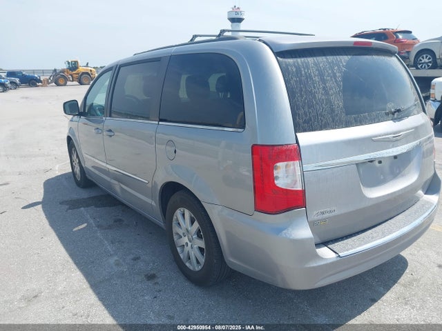 Chrysler Town and Country 2016 2C4RC1BGXGR157243 Image 3