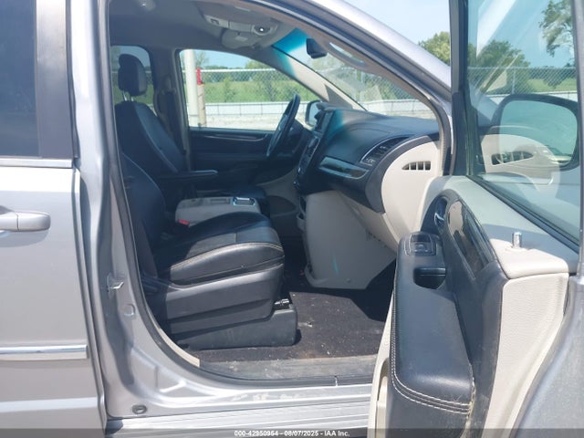 Chrysler Town and Country 2016 2C4RC1BGXGR157243 Image 5