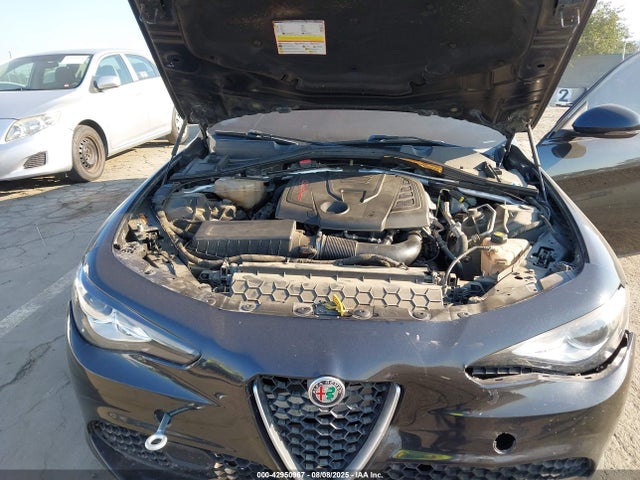 Alfa Romeo 2017 2017 ZARFAEBNXH7532474 Image 10