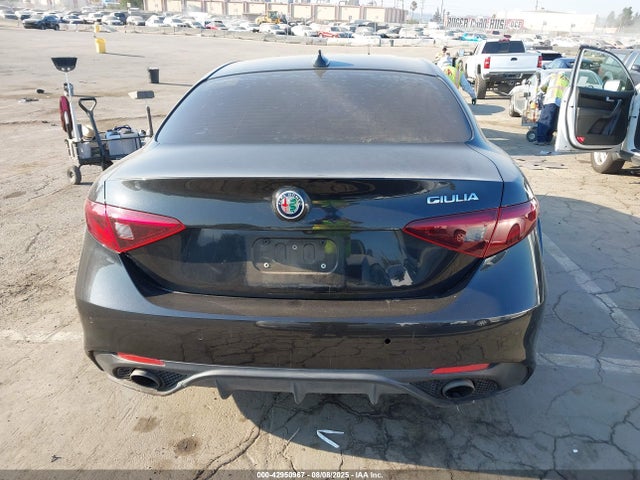 Alfa Romeo 2017 2017 ZARFAEBNXH7532474 Image 16
