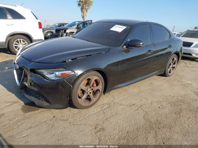 Alfa Romeo 2017 2017 ZARFAEBNXH7532474 Image 2
