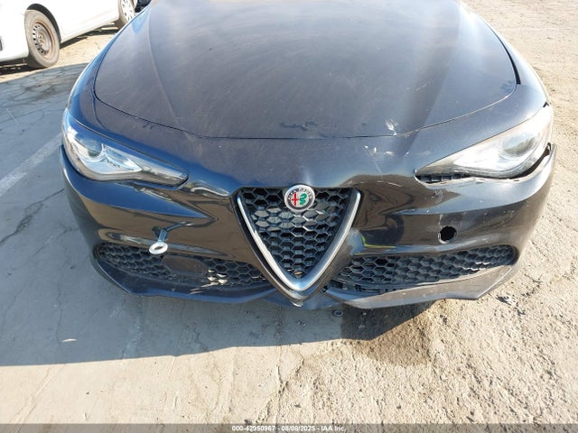 Alfa Romeo 2017 2017 ZARFAEBNXH7532474 Image 6