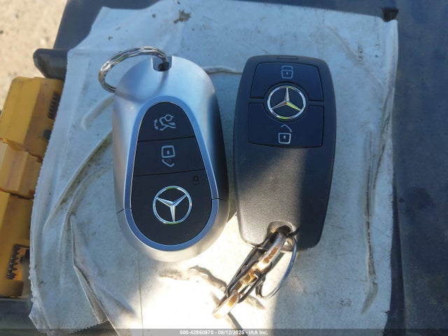 W1NKM4HB6SF345438 Mercedes-Benz m254