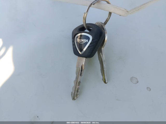 SMT910K17GT728838 Triumph Motorcycle 2016