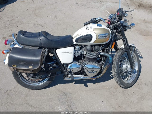 SMT910K17GT728838 Triumph Motorcycle 2016