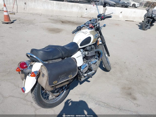 SMT910K17GT728838 Triumph Motorcycle 2016
